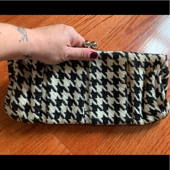 Express, *Vintage* houndstooth clutch. Black & white - Picture 3 of 3